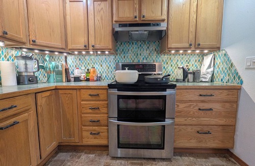 Lake Goodwin House | Invite Inn - Lake View - Pine Trees - Fire Pit - Grill