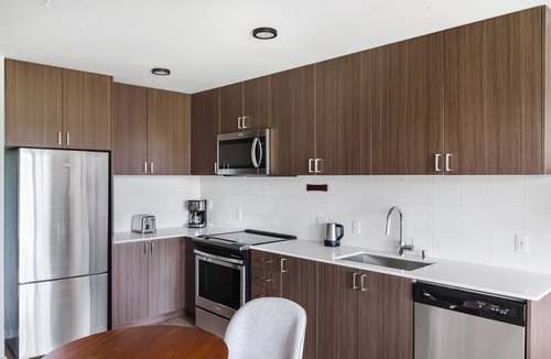 Mann Apartment | Inviting Central District 1BR w/Gym, near Dining, by Blueground