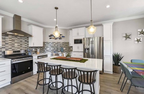 Marblehead Villa | Inviting New Villa with pool in charming Lakeside Marblehead