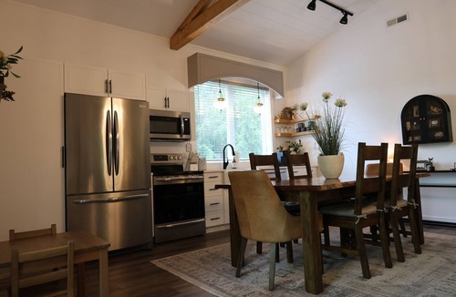 Logan Cabin | Ivy Cottage by Creative Cabins