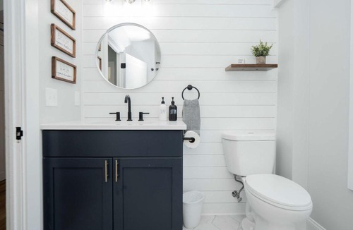 Federal Hill Apartment | Jennifer's Modern & Comfy Broadway Walkable Stay