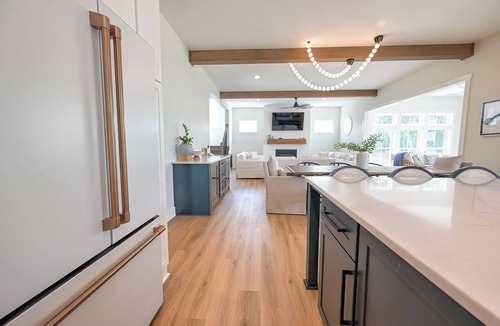 Summit Station House | Joyful Haven at Buckeye Lake Walk to Winery + Beach Sleeps 14