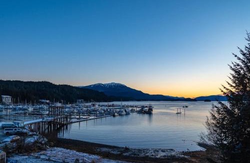 Juneau House | Juneau Oceanfront Home Overlooking Auke Bay