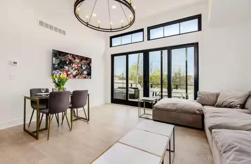 Italian Village House | Jungle House Designer Residences - Downtown Columbus