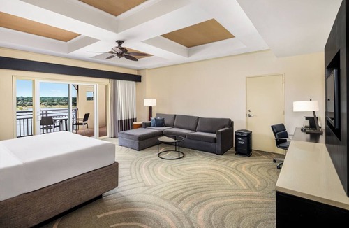 Lakeway Hotel | Junior Suite Lakeview with Balcony at Lakeway Resort & Spa