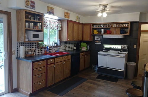 Mansfield House | Just minutes from Mansfield Speedway Midohio Sportscar Ohio State Reformatory