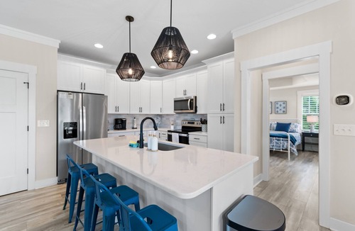 Tranquil Harbour House | "Just Peachy" 3BR Home | 4 Baths (2 Full, 2 Half)