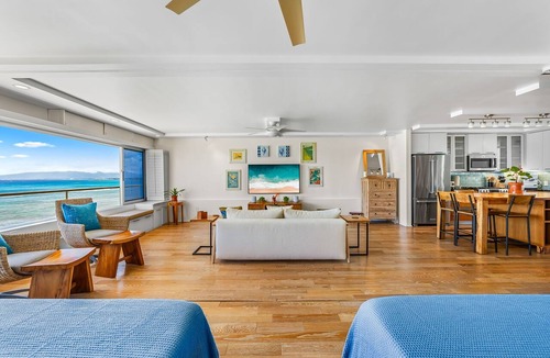 Diamond Head - Kapahulu - St. Louis Condo | Kaimana Surf Luxe by Gather: Beachfront 1BR w/A/C, Views & Dining