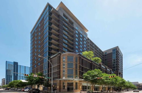 Waller Creek District Apartment | Kasa | Welcoming Suite + Kitchenette | Austin