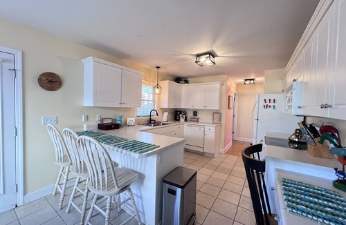 Tranquil Harbour House | Kayakers paradise! And close to the Beach!