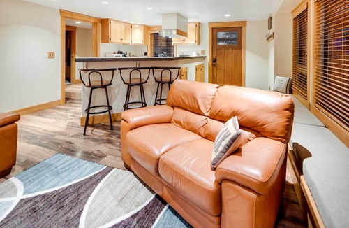 Ketchikan Apartment | Ketchikan Apt - Walk to Refuge Cove Beach!