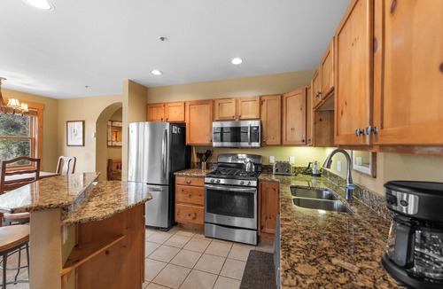 Keystone Condo | Keystone Condo Only 2 Mins from Slopes & River Run, Treed Views from Balcony!