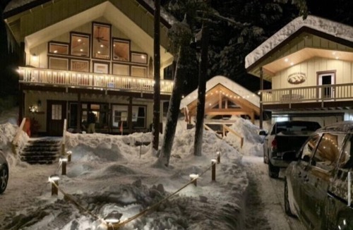 Ronald Cabin | Kid Friendly Cabin with Mother-in-law Suite and Hot Tub!