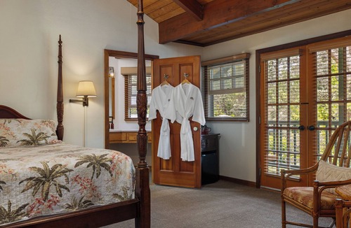Volcano Bed & Breakfast | Kilauea Lodge and Restaurant