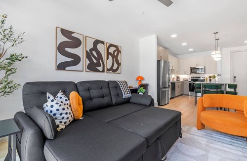 McNeil Apartment | King 1 BD 1BA Suite w Pool/Gym/Parking & Office!