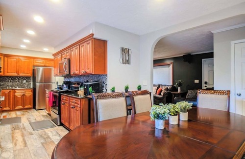 Summit Station House | King Bed + Bunks | EV Charger | Garage | Ranch