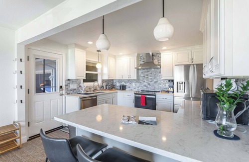 Fauntleroy House | King Beds | Views | Close to Beach | Dogs OK