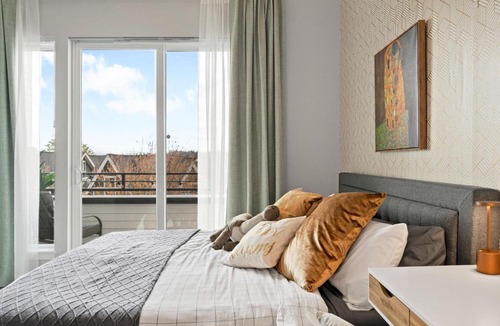 Atlantic Apartment | Klimt Townhome Vacation Rental