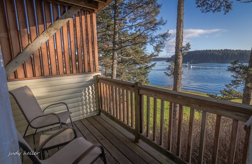 Kodiak Apartment | Kodiak Awesome View Vacation Rentals: The Captains Quarters