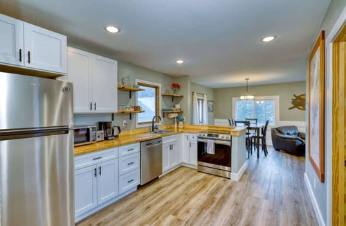 Kodiak House | Kodiak Coastal Getaway: Ocean Views & Cozy Retreat