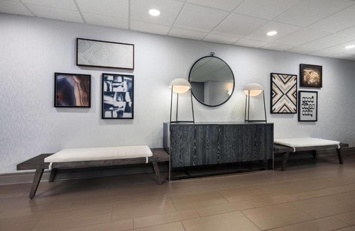 Kenilworth Hotel | La Quinta Inn & Suites by Wyndham Downtown Asheville