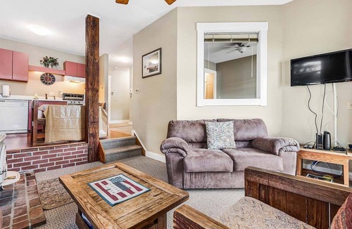 Bryant Pond Condo | Lake Christopher Condominium