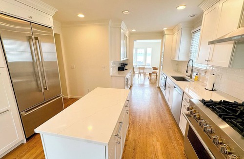 Laurelhurst House | Lake Views Galore! - 5 minutes to University Light Rail - Premium Neighborhood