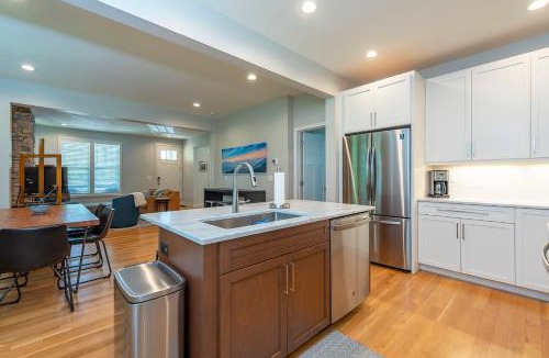 Black Mountain House | Lake Walk Cottage