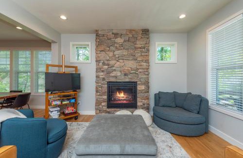Black Mountain House | Lake Walk Cottage