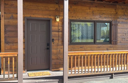 Wasilla Apartment | Lakefront Apartment-Private with Laundry
