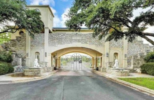 Highland Lake Estates Apartment | Lakefront Austin Hill Country Island @ Lake Travis