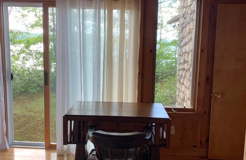 Harrison Cottage | Lakefront cabin with spectacular sunsets included