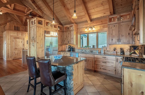 Marion Cabin | Lakefront Log Luxury - 4400 sqr ft w/private dock