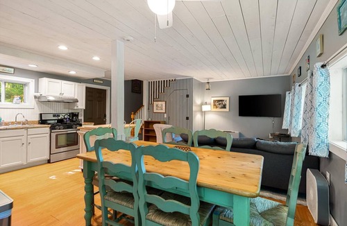 Eastern Vermont House | Lakefront Retreat w/Large Yard & Boat Dock