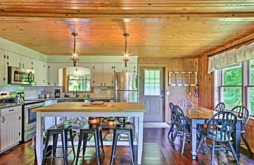 Waterloo Cabin | Lakefront Waterloo Cabin w/Dock, Kayaks & Grill!