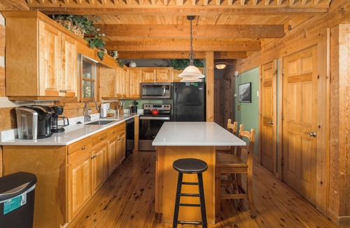 Seven Devils Cabin | Lakeside Mountain Cabin on Seven Devils