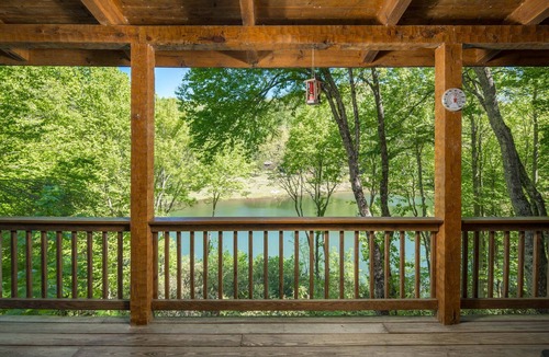 Seven Devils Cabin | Lakeside Mountain Cabin on Seven Devils