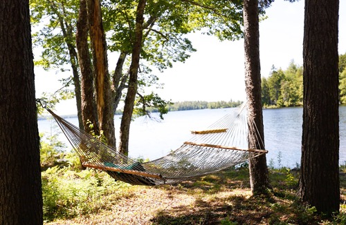 Ellsworth Cabin | Lakeside Pine Cone Cabin 30' private beach & dock, Fireplace , Kayaks, Canoe