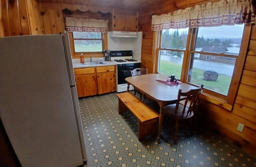 Pittsburg Cabin | Lakeview 3 First Lake Access Sleeps 7 Dock Space On Snowmobile Trail 3BR