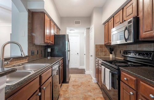 West Oak Hill Apartment | Landing | Amazing 1BD, Gym
