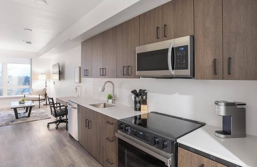 Crown Hill Apartment | Landing | Amazing 1BD, Gym