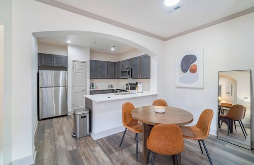 Corryville Apartment | Landing | Amazing 2BD, Gym, Pool