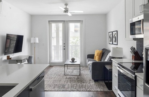 Austin Apartment | Landing | Beautiful 1BD, Clubhouse, Pool