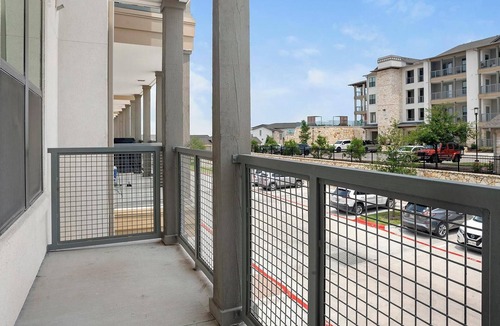 Austin Apartment | Landing | Beautiful 1BD, Clubhouse, Pool
