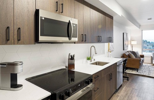 Crown Hill Apartment | Landing | Beautiful 1BD, Gym