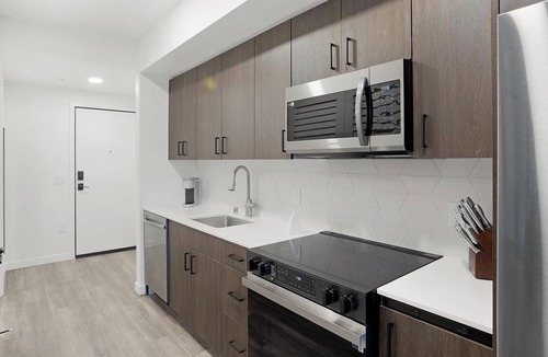 Crown Hill Apartment | Landing | Beautiful 1BD, Gym