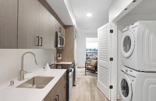 Crown Hill Apartment | Landing | Beautiful 1BD, Gym