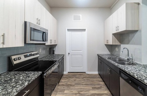 Charlotte Apartment | Landing | Beautiful 1BD, Gym, Clubhouse