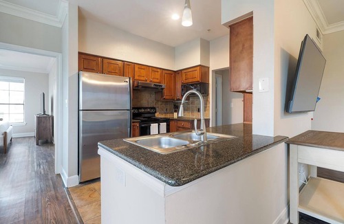 West Oak Hill Apartment | Landing | Beautiful 2BD, Gym