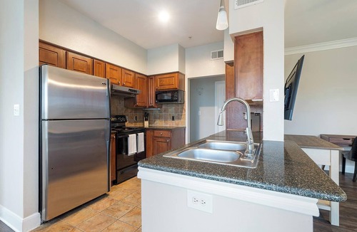 West Oak Hill Apartment | Landing | Beautiful 2BD, Gym